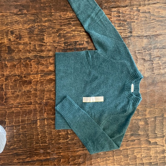 Green Target Sweater - Picture 6 of 9